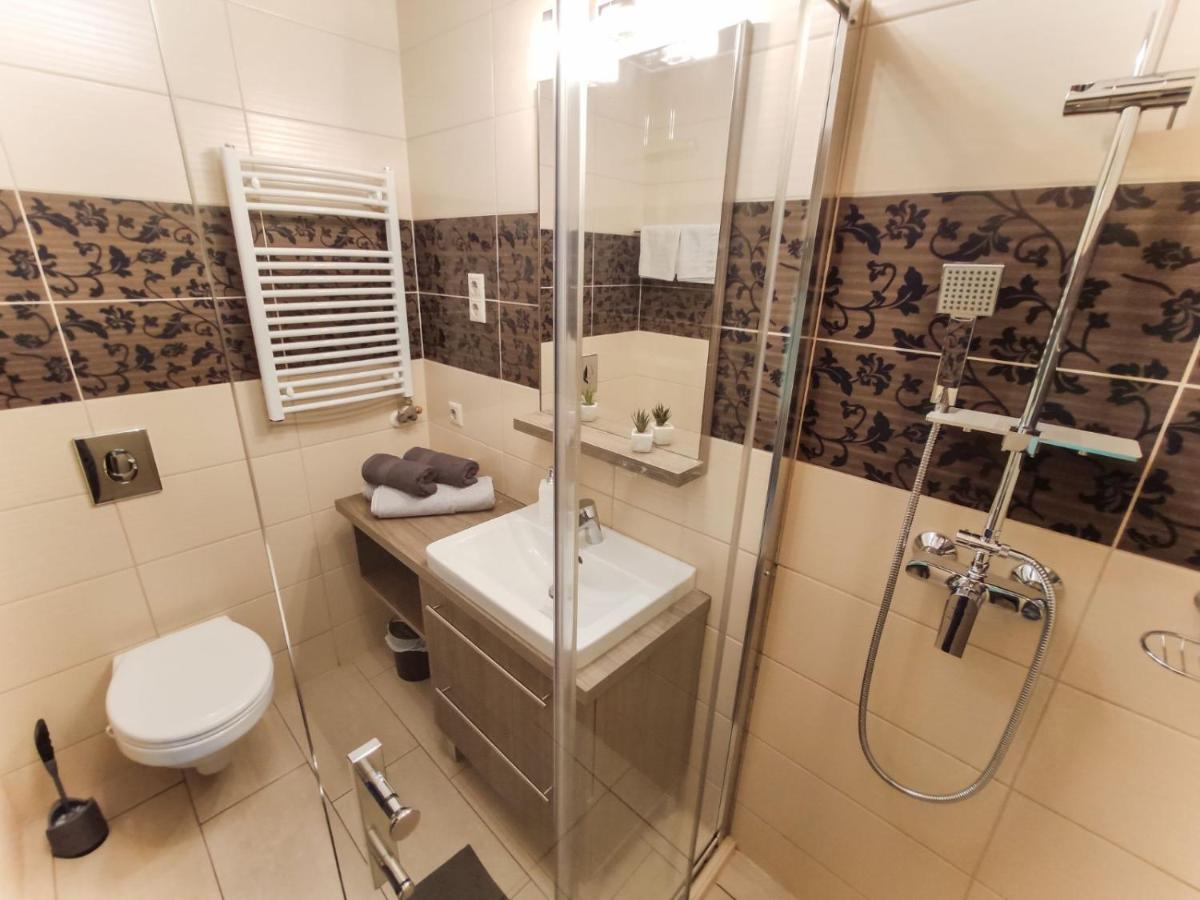 Holiday Apartman Sárvár Buitenkant foto