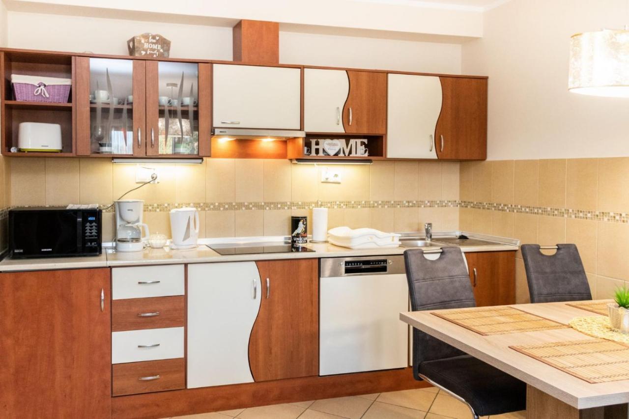Holiday Apartman Sárvár Buitenkant foto