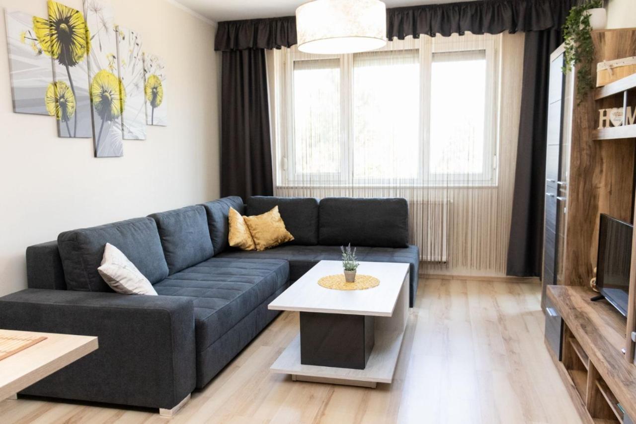 Holiday Apartman Sárvár Buitenkant foto