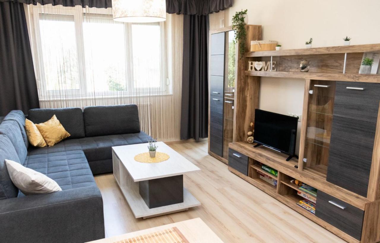 Holiday Apartman Sárvár Buitenkant foto